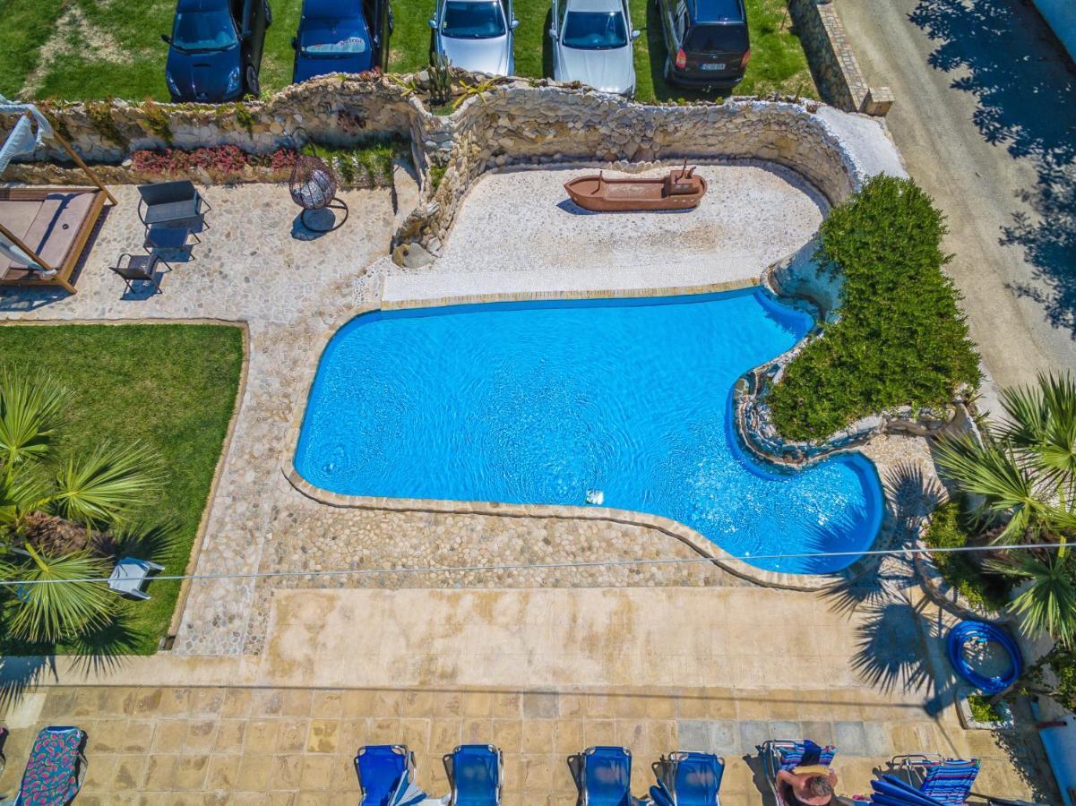 Antonis Apartments Каламакі Екстер'єр фото